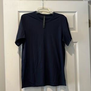 Lulu men’s basic tee